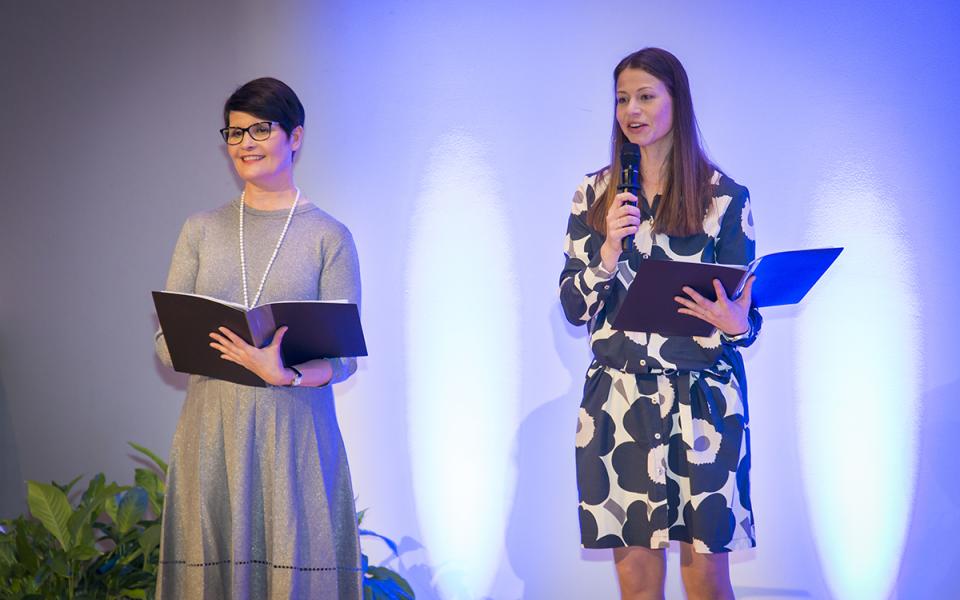 Tilaisuuden juonsivat ohjelmapäällikkö Anna-Mari Jaanu sekä projektikoordinaattori Anniina Tuomi. 